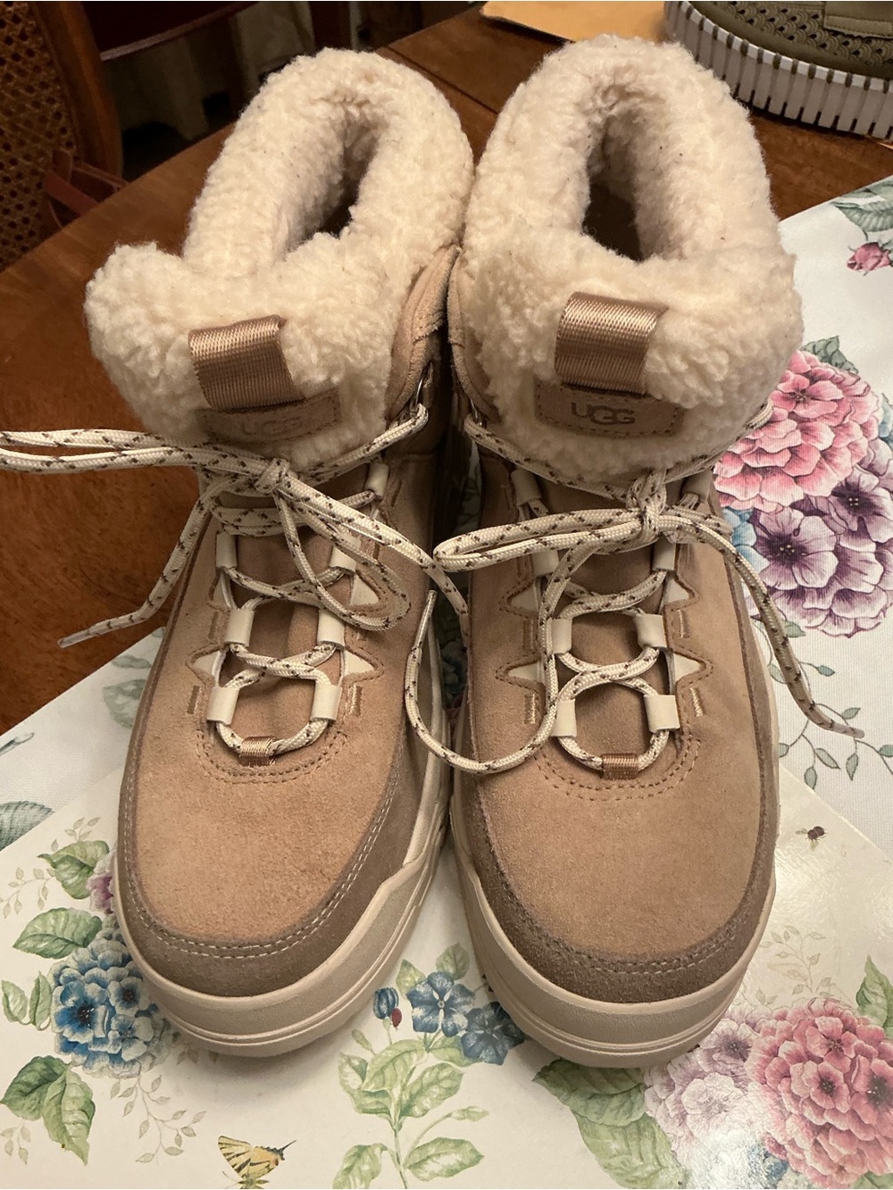 UGG
TerreTrail boots Women’s 9